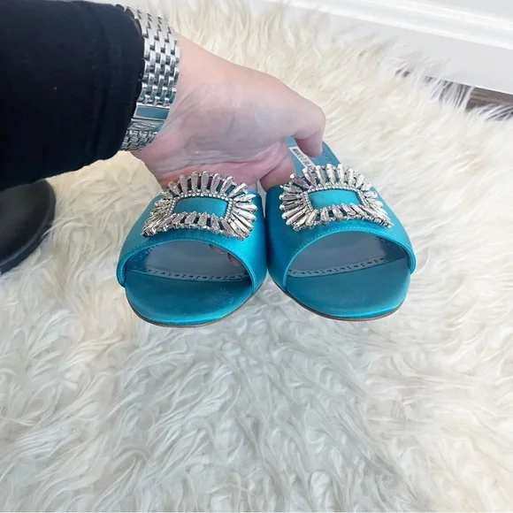 Manolo Blahnik Laalita 50 Embellished Buckle Satin Mule Sandal size 39 - Picture 11 of 12